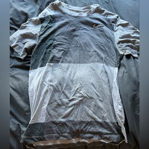 Men’s Nike T-Shirt Dri-Fit Size Medium